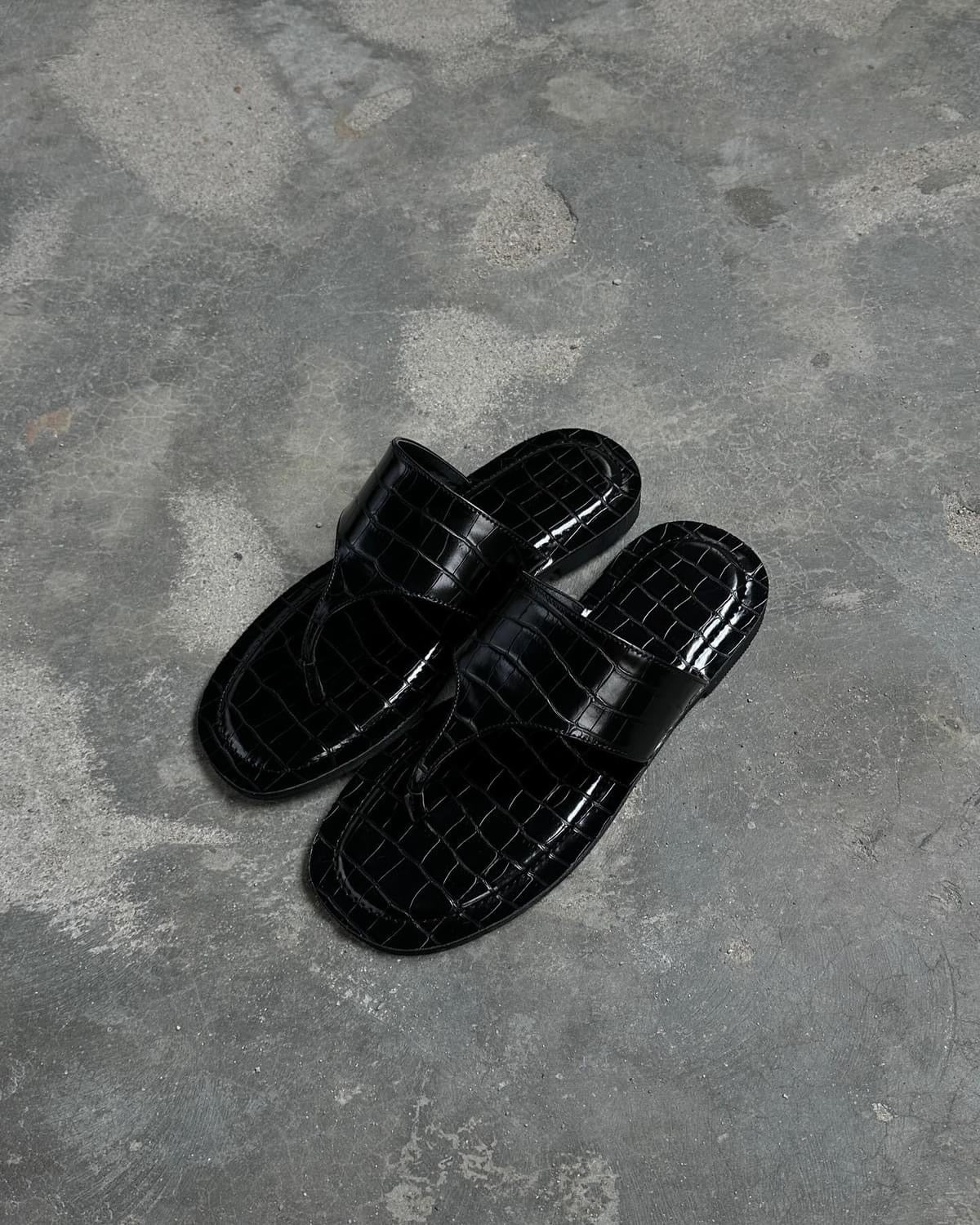 crocodile pattern slippers